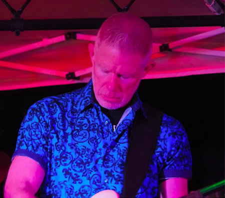 Dann Burke, Shelvis and the Roustabouts, photo by Joy Pyne